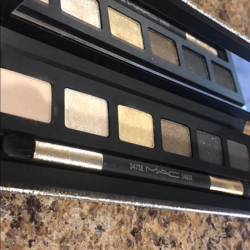 MAC GOLD SNOWBALL EYE COMPACT